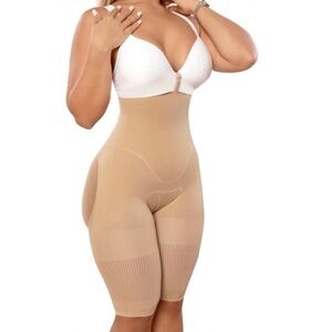 Yahaira Happy Butt No 7 Faja